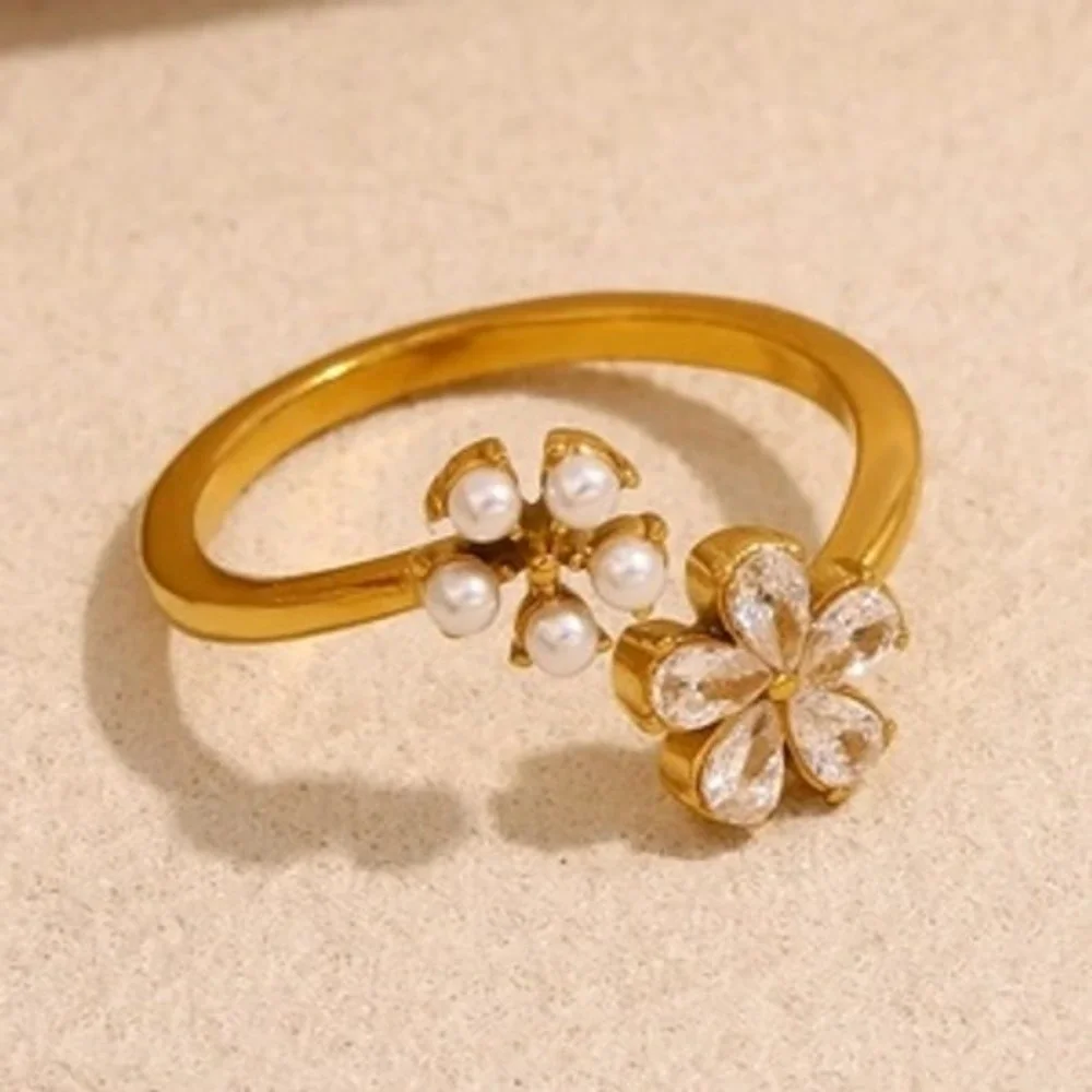 18K Gold Plated‎ Stainless Steel Floral Bypass Ring Pearl Cubic Zirconia Flower